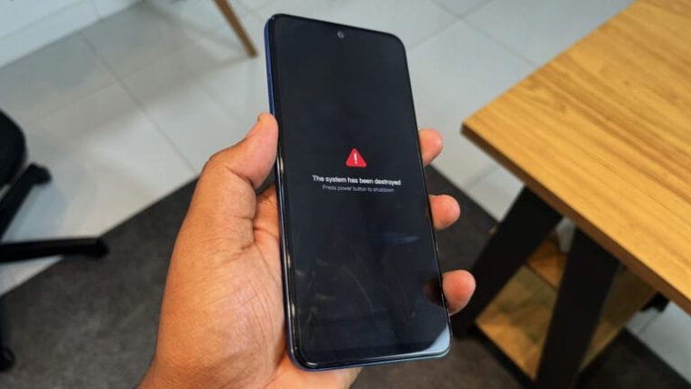تعلیق موقت برخی نسخه‌های HyperOS پس از گزارش مشکل صفحه سیاه در Xiaomi 12T